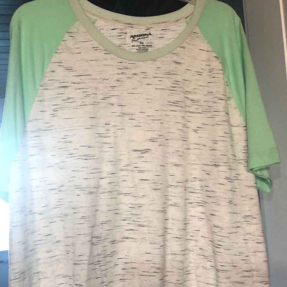 Tee shirt
